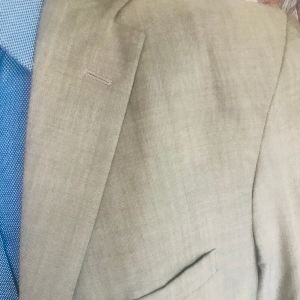 New w/tags/ Tom James Custom Made Suit n Taupe